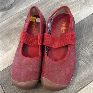 Keen Red Athletic Shoes with Sturdy Sole